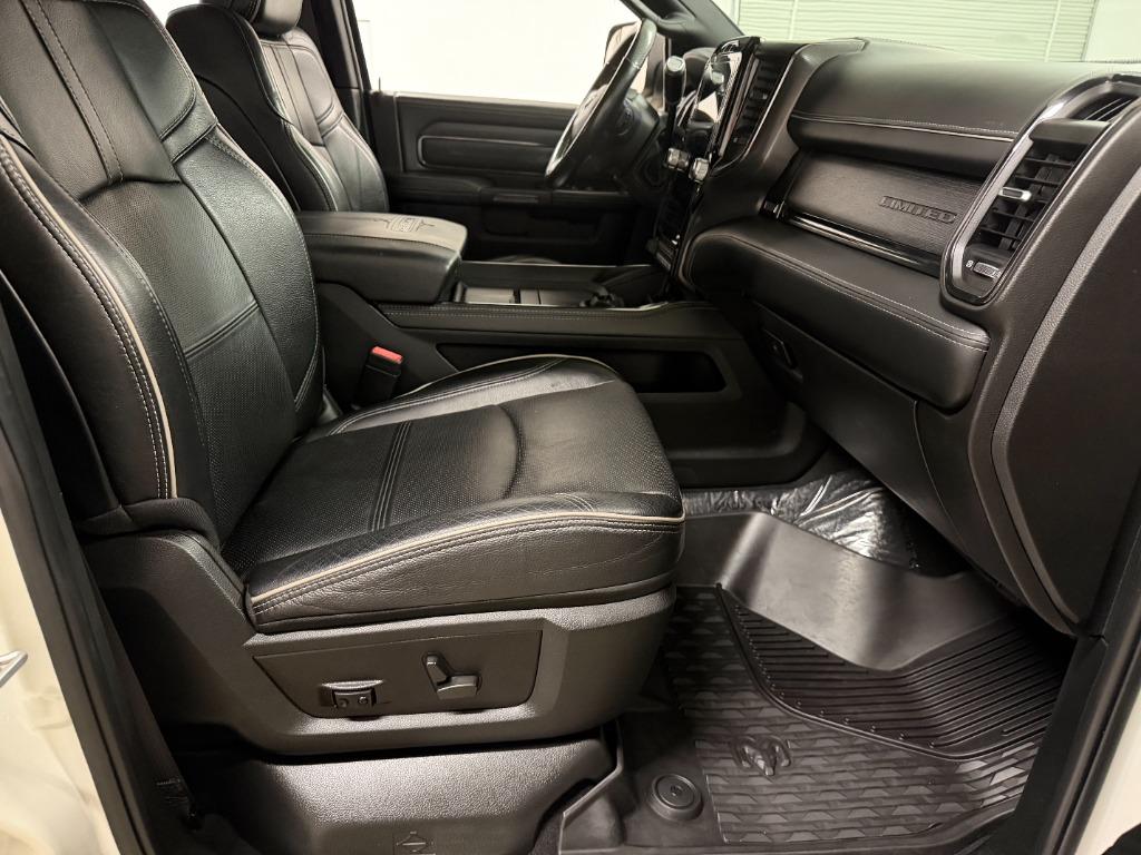 2022 RAM Ram 3500 Pickup Limited - Photo 16