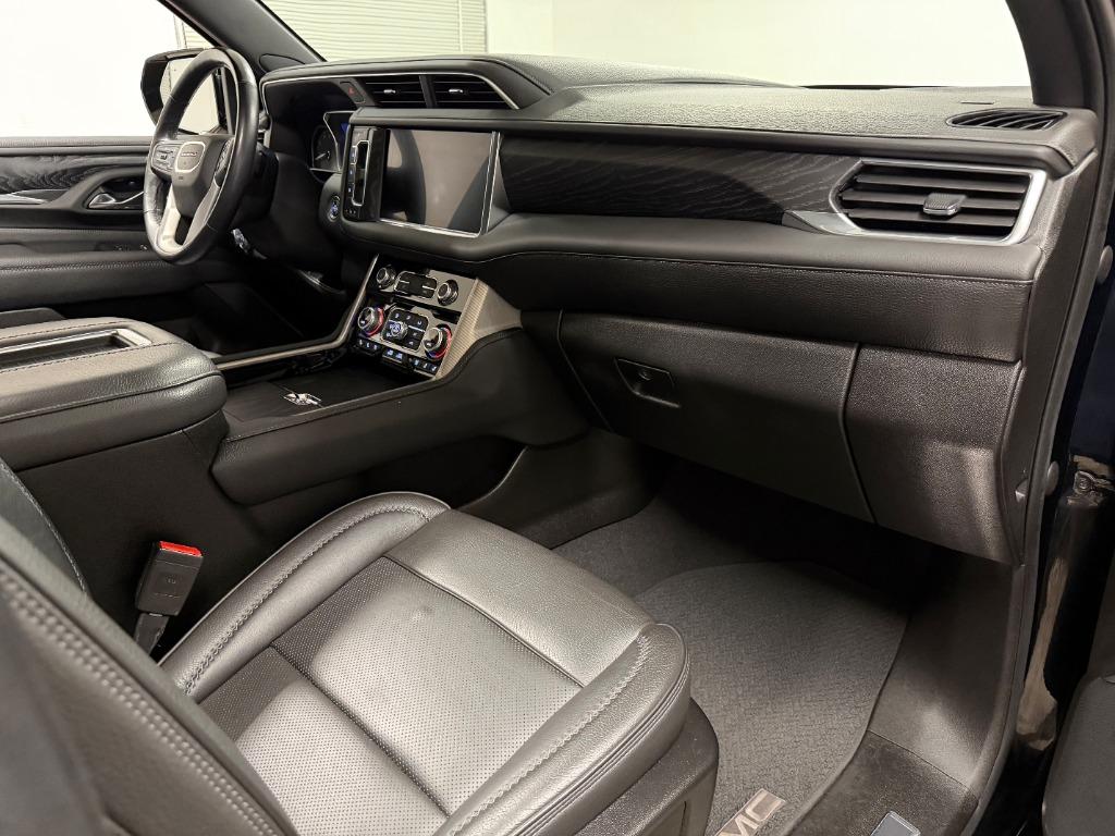2021 GMC Yukon Denali - Photo 18