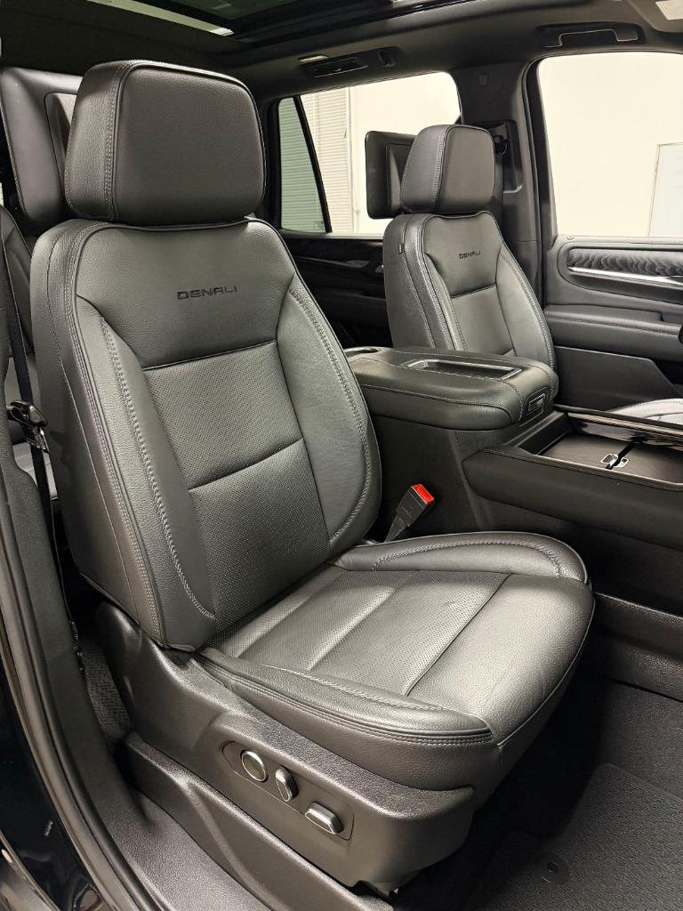 2021 GMC Yukon Denali - Photo 12
