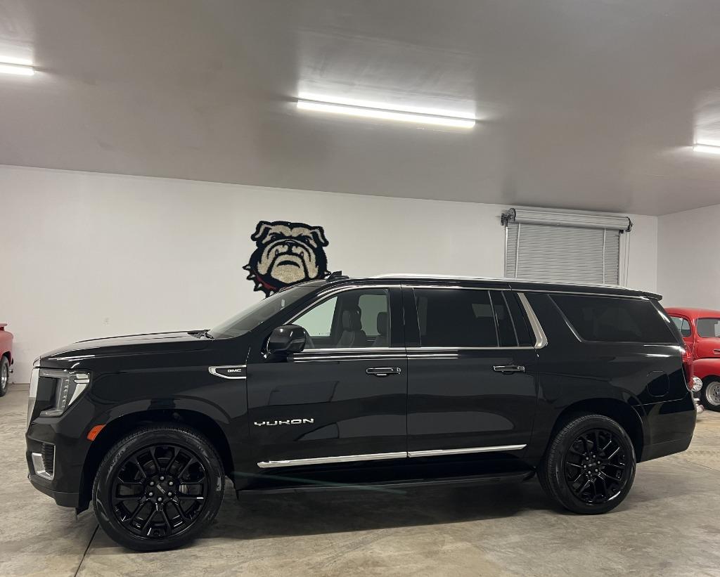 2022 GMC Yukon XL SLT's photo