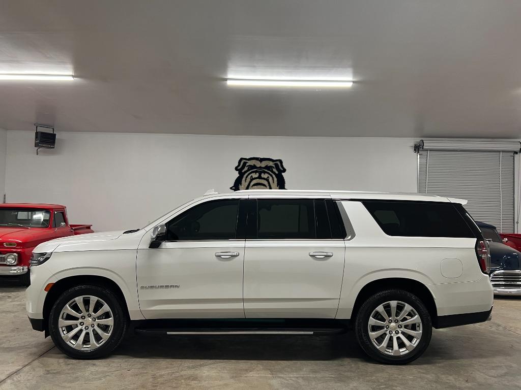 2021 Chevrolet Suburban Premier's photo